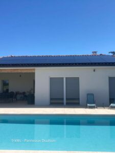 Installations solaires photovoltaïques performante sur une toiture pour un particulier